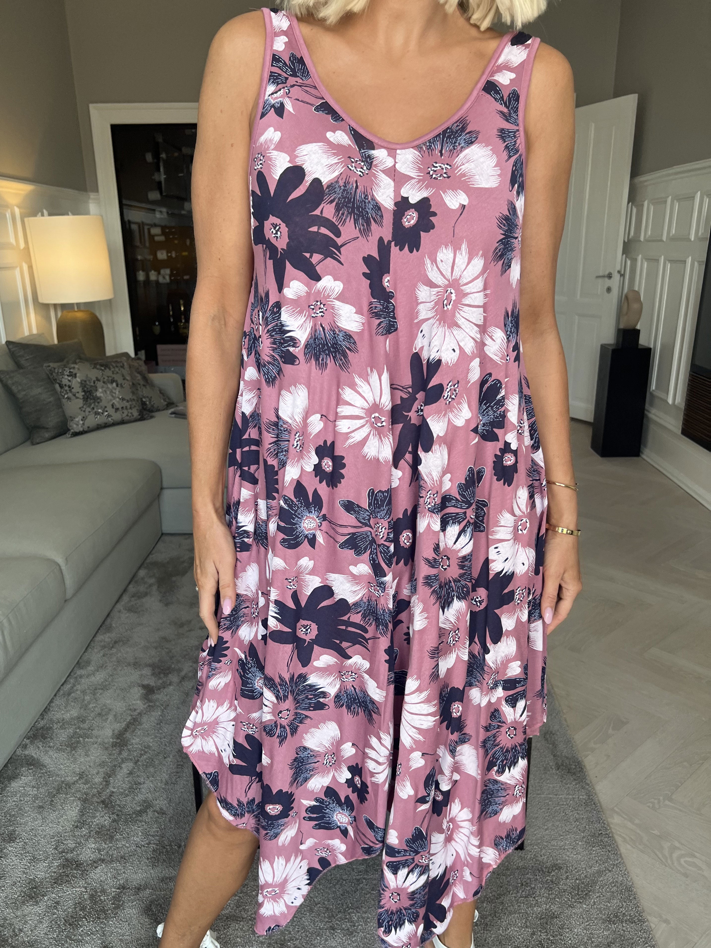 Blair - Luftig viskosklänning med blommigt mönster